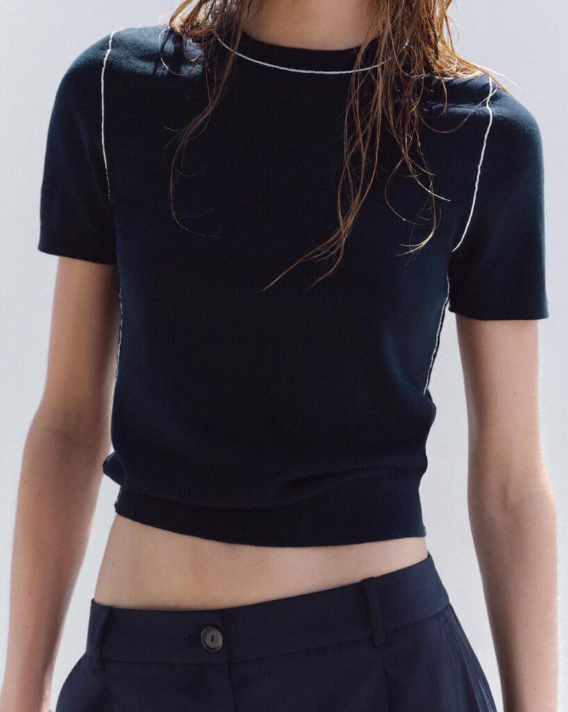 Custom Elegant Chic Black Cropped Knit Top with White Piping Cropped Knitwear Tops