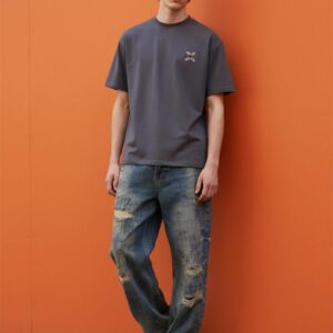 grey t-shirt