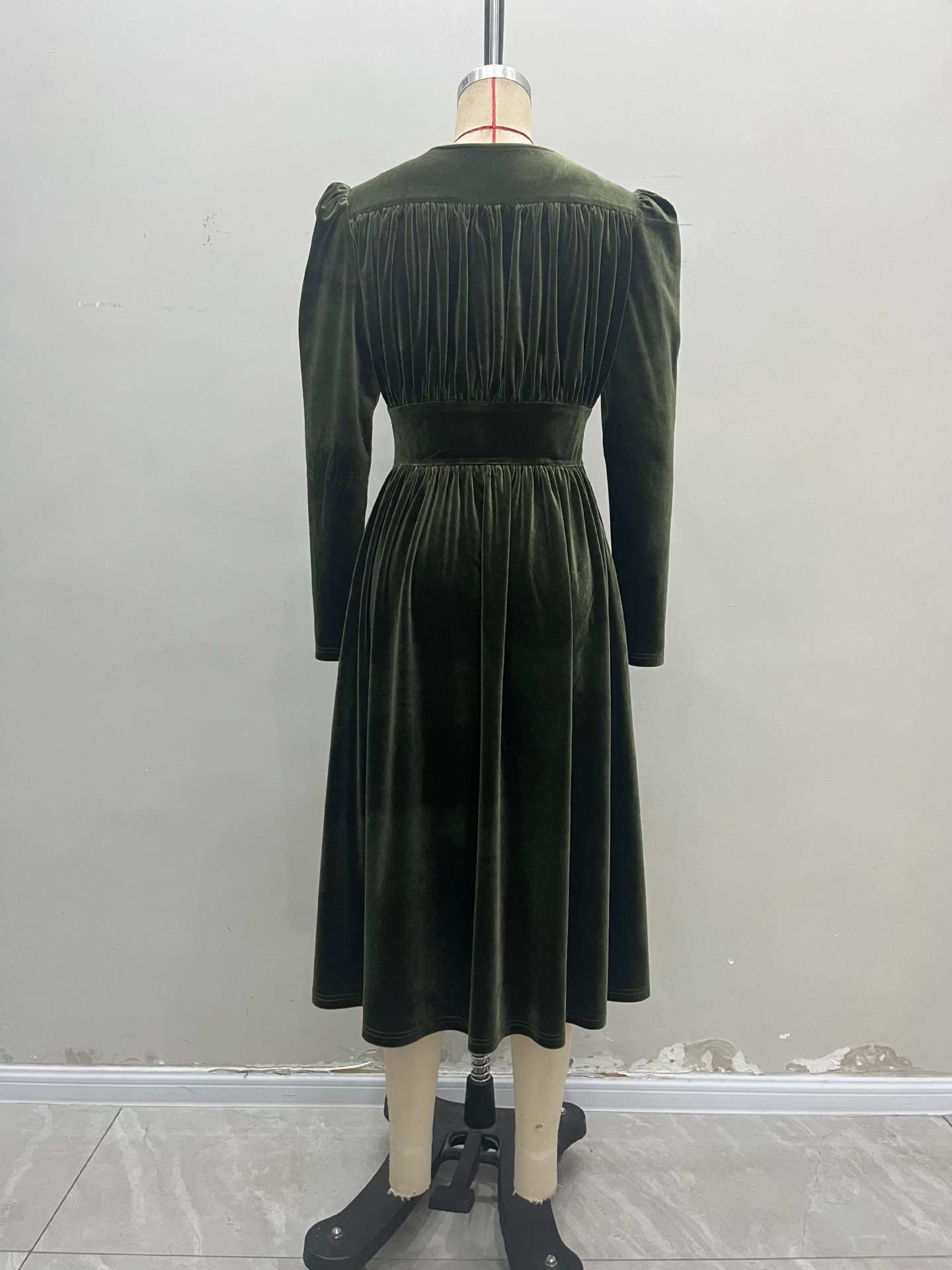 PQ2509081 green velvet dress, supplied dress-form back photo in the original setting