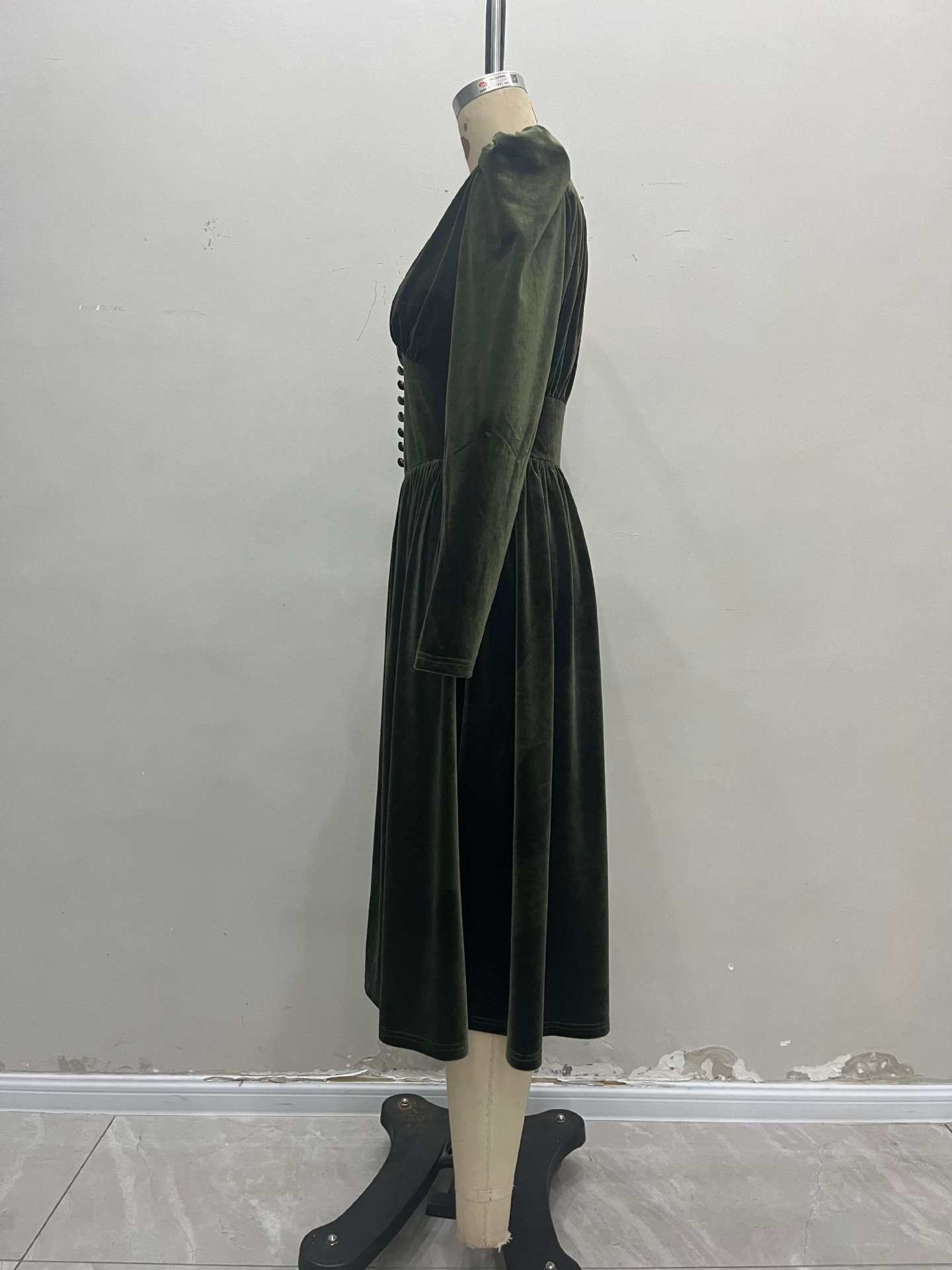 PQ2509081 actual dress-form side photo